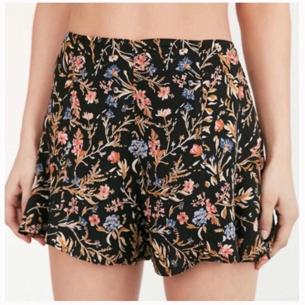 Kimchi Blue Floral Woven Shorts 2 Black Multi Hipster Hippie Vacay Cottage B6